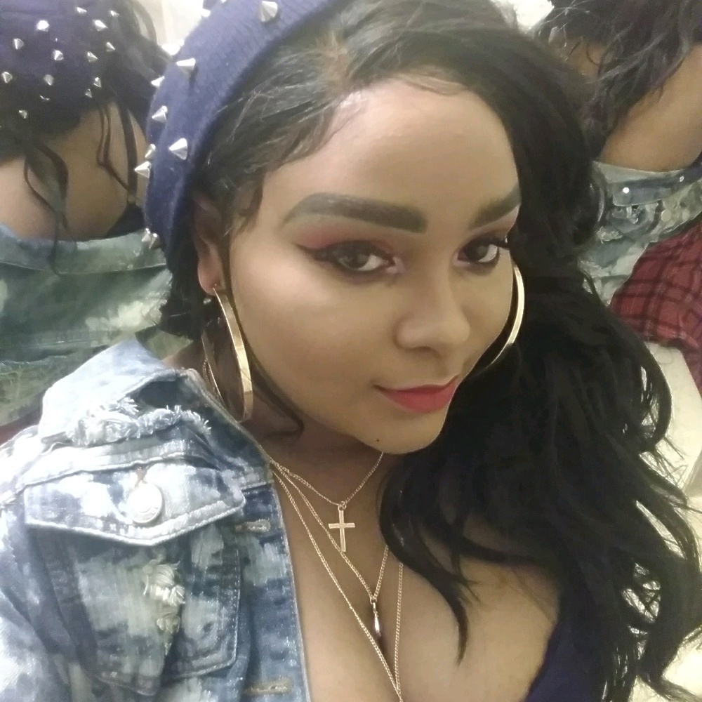 Meet your Posher, Shera